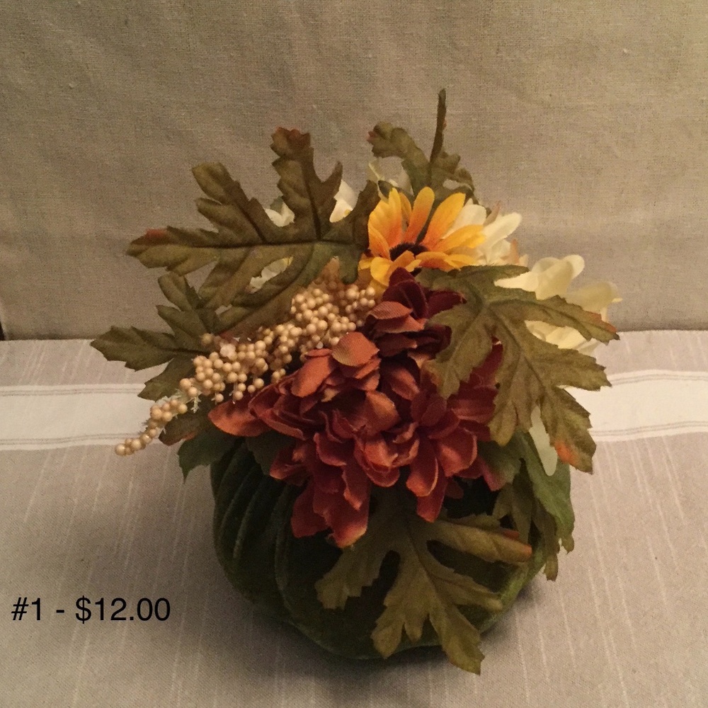 Decorative fall pumpkins